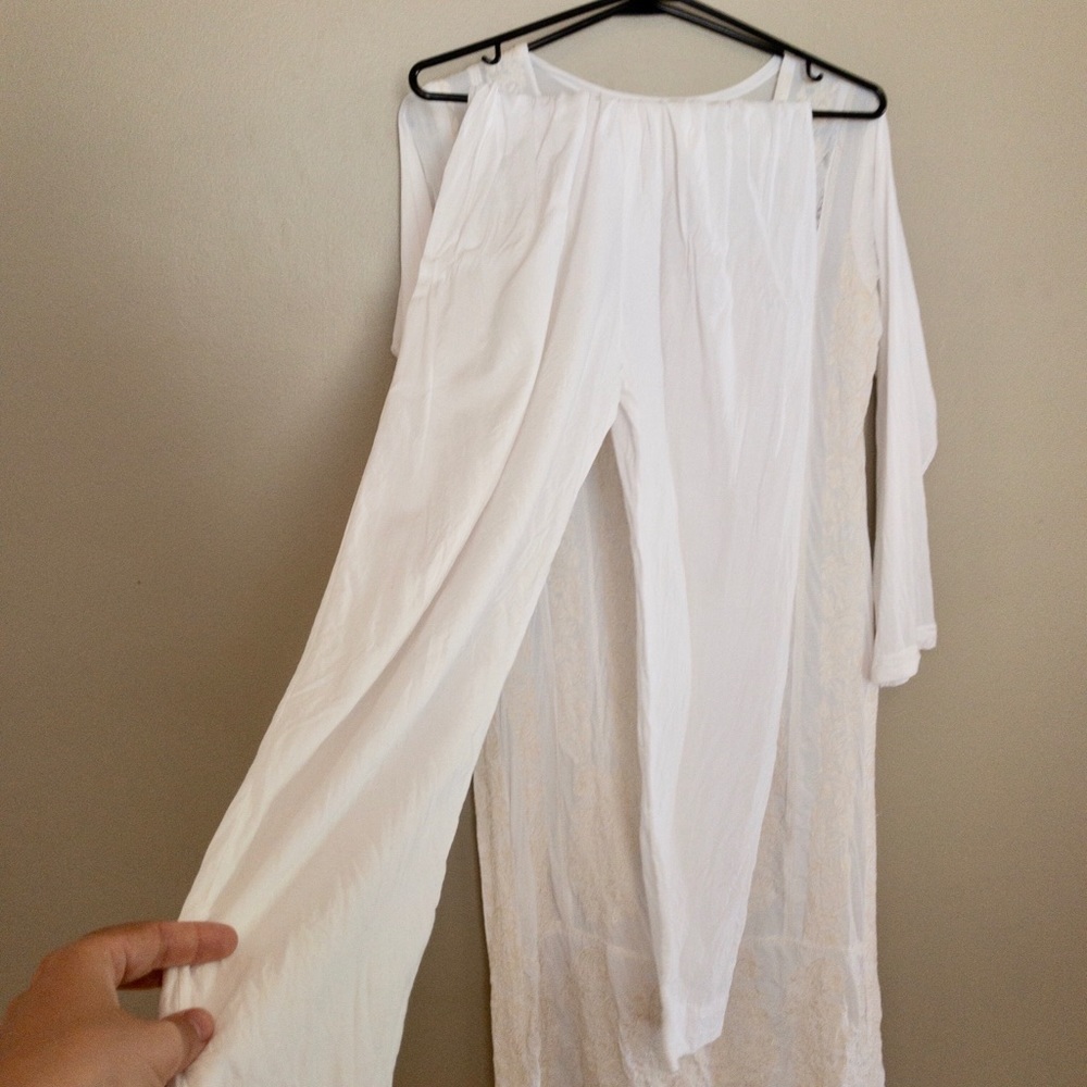 White Indian style dress and pants - Picture 2 of 5